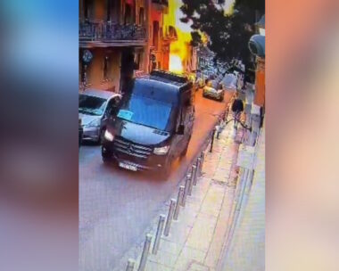 Πλάκα: Κλέφτες χαλκού προκάλεσαν την φονική έκρηξη με τους 6 νεκρούς – Σοκαριστικές εικόνες με σχολικό να περνάει στο δευτερόλεπτο πριν το «μπαμ»