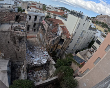 To ισοπεδωμένο κτίριο στη Λυσικράτους
