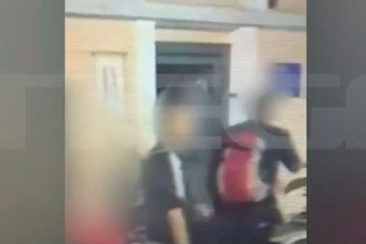 Πλάκα: Βίντεο με τους δράστες να ψάχνουν πού να κάνουν πλιάτσικο - Τρία λεπτά χρειάστηκαν για να κλέψουν χαλκό και να χάσουν τη ζωή τους έξι άνθρωποι