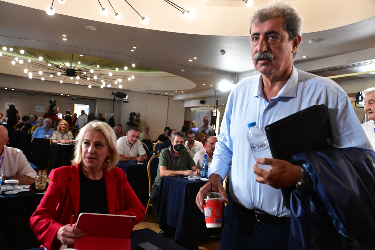 ΣΥΡΙΖΑ: Ο Πολάκης ζητά συνέδριο και εκλογή προέδρου «κόντρα» σε Δούρου και Παππά
