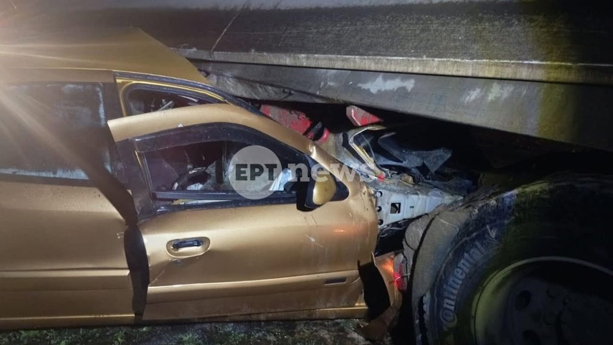 Τροχαίο στην Πρέβεζα με νεκρό 22χρονο οδηγό αυτοκινήτου που «καρφώθηκε» σε βυτιοφόρο