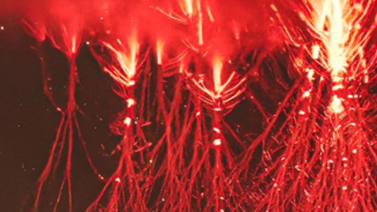 Red Sprites: Σαν εξωγήινα κόκκινα πλοκάμια στον ουρανό – Το απόκοσμο φαινόμενο στη Γαλλία