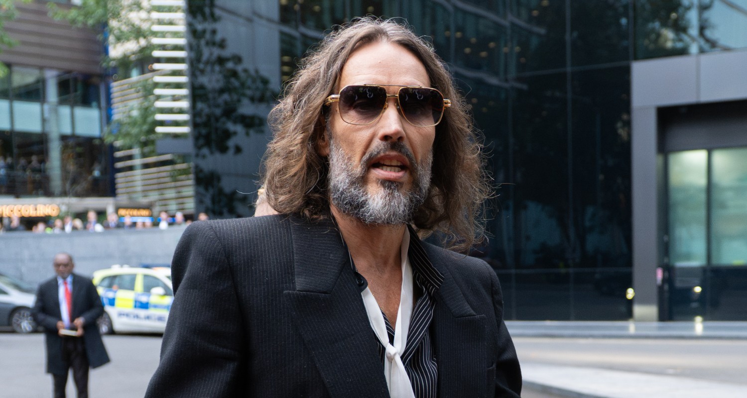 Δίκη Ράσελ Μπραντ: «Συμπεριφερόταν σαν τέρας, με βίασε σαν να ήμουν ζόμπι» – Συγκλονίζουν οι μαρτυρίες γυναικών