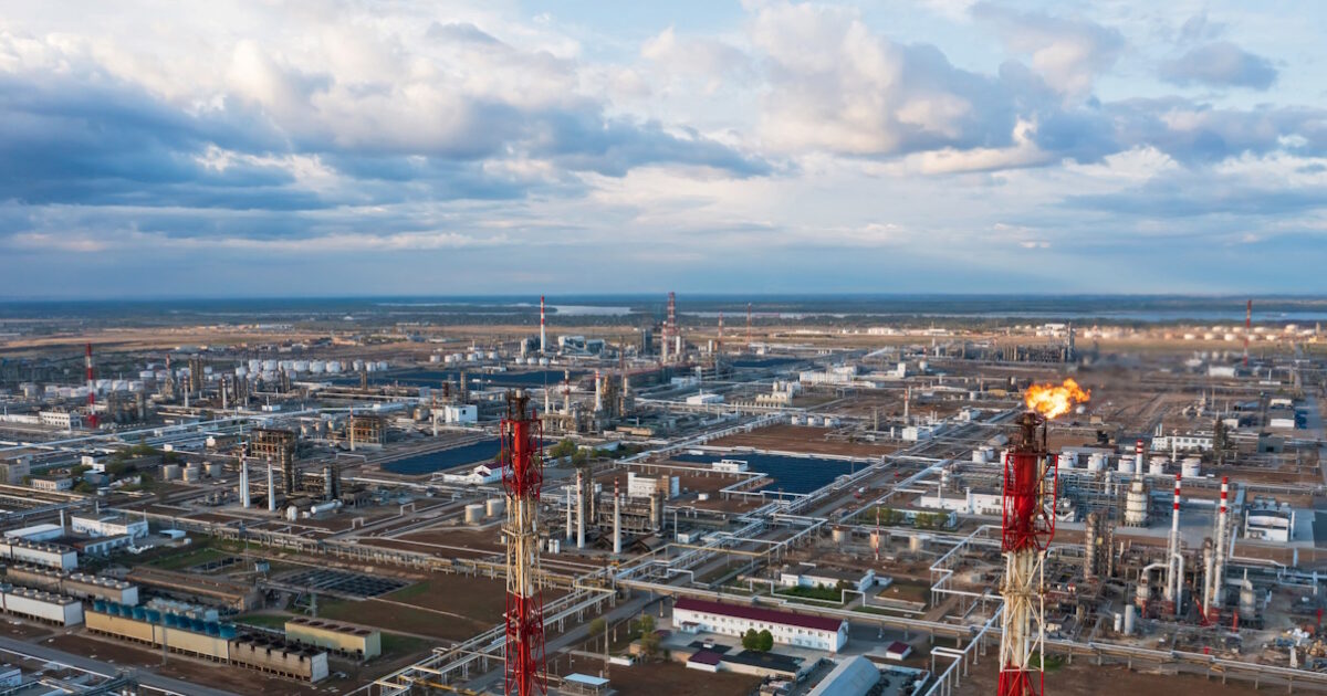 Το Brent στα 115 δολάρια, πάνω από τα 95 ευρώ το φυσικό αέριο Το Brent στα 115 δολάρια, πάνω από τα 95 ευρώ το φυσικό αέριο
