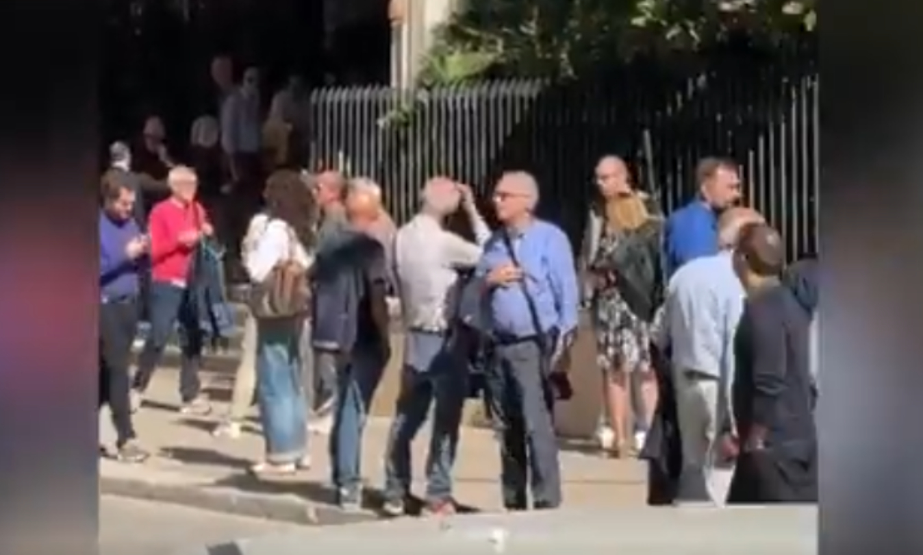 Ιταλία: Μπαράζ ισχυρών σεισμών έως 5,7 Ρίχτερ στη Σικελία – Συναγερμός για τσουνάμι, εκκενώθηκαν σχολεία