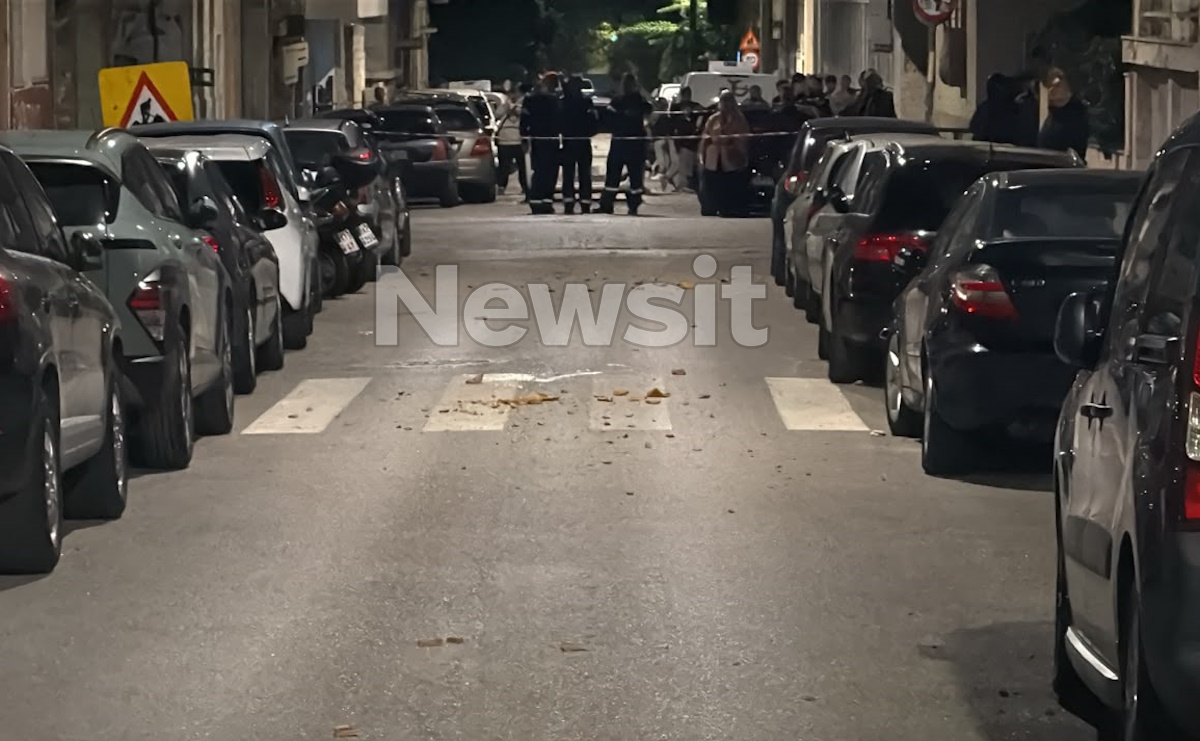 Σεπόλια: Άνδρας ανέβηκε στην ταράτσα και πετάει κεραμίδια στον δρόμο