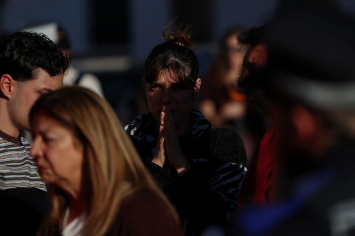 Συγγενείς αγνοουμένων από τη σύγκρουση τρένων στην Ισπανία