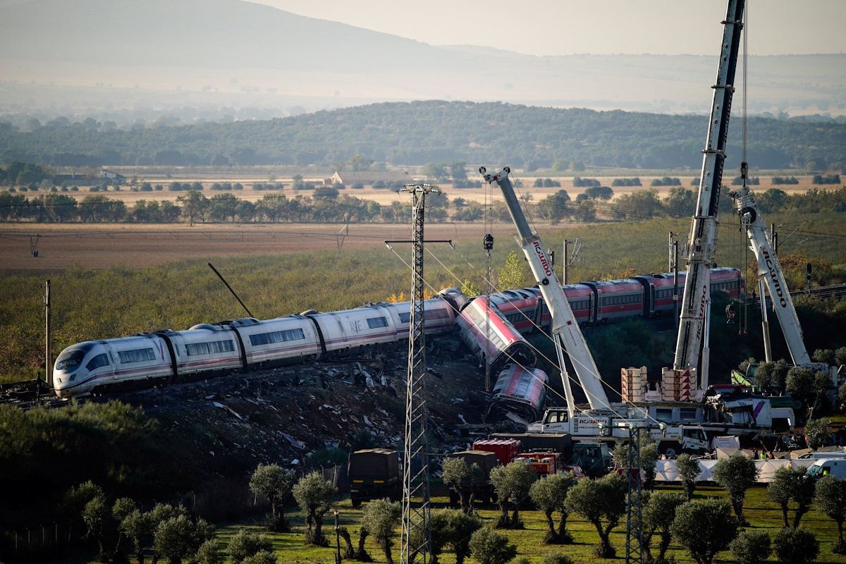 Σύγκρουση τρένων στην Ισπανία: «Ήταν χειρότερο από σεισμό, η μητέρα μου έχει σπασμένη κλείδα» λέει ο 21χρονος Έλληνας