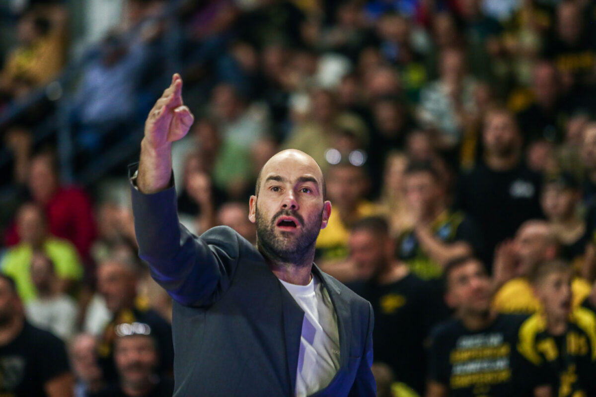 Ξέσπασε ο Βασίλης Σπανούλης μετά την ήττα του Άρη: «Είναι ντροπή για τον κόσμο – Παίκτες ξαφνικά ξέχασαν το μπάσκετ»