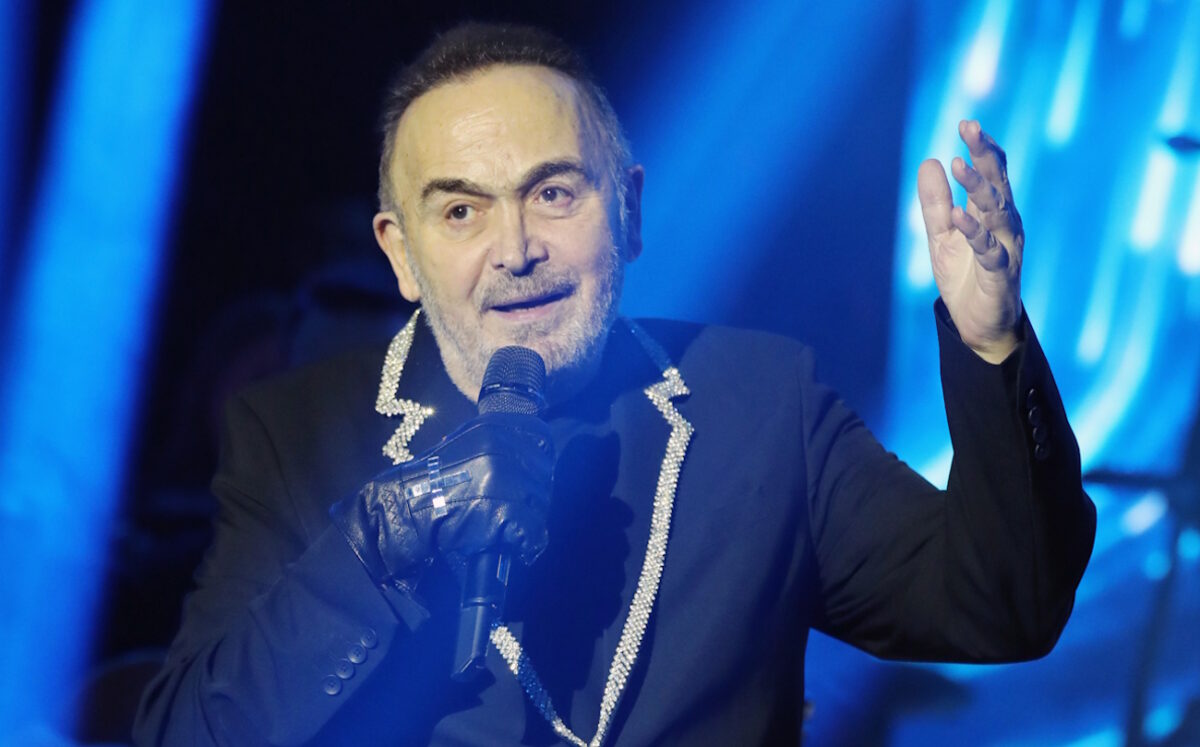 Σταμάτης Γονίδης σε Ηλία Κασιδιάρη: «Ευχαριστώ που επέλεξες εμένα για να γιορτάσεις την αποφυλάκισή σου»