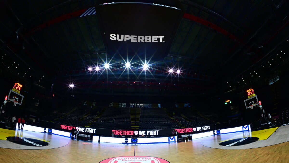 Το παρκέ στη Sunel Arena