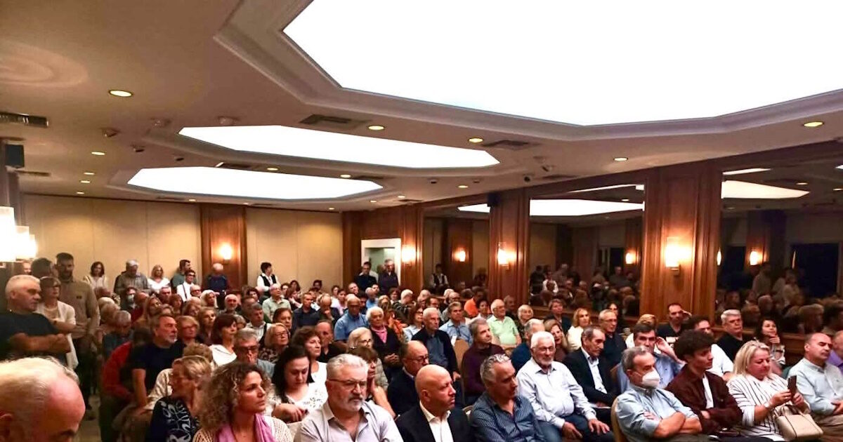 Στην Ελληνική Αριστερή Συμπαράταξη και ο πρώην γραμματέας της Νεολαίας ΣΥΡΙΖΑ, Πάνος Λαμπρινίδης Στην Ελληνική Αριστερή Συμπαράταξη και ο πρώην γραμματέας της Νεολαίας ΣΥΡΙΖΑ, Πάνος Λαμπρινίδης