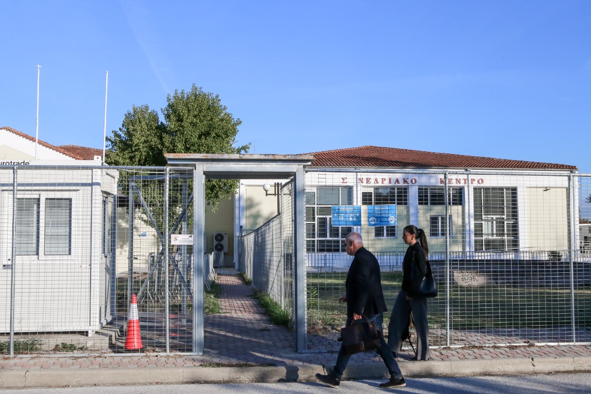 Δίκη για Τέμπη: «Ο Τάσος επέζησε της σύγκρουσης και κάηκε ζωντανός» κατέθεσε ο πατέρας του 17χρονου φοιτητή