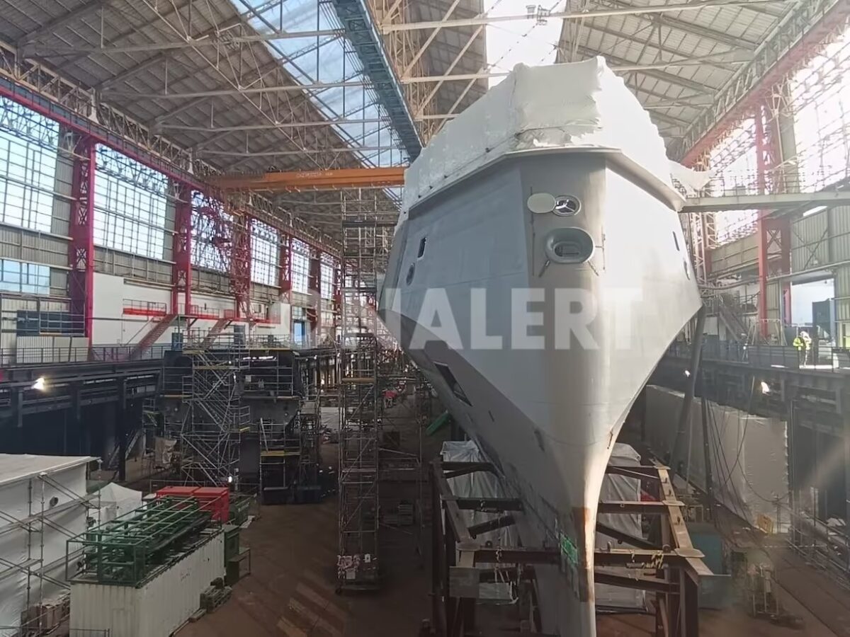 Η τέταρτη ελληνική φρεγάτα FDI «ΘΕΜΙΣΤΟΚΛΗΣ» στο ναυπηγείο της Naval Group στη Λοριάν