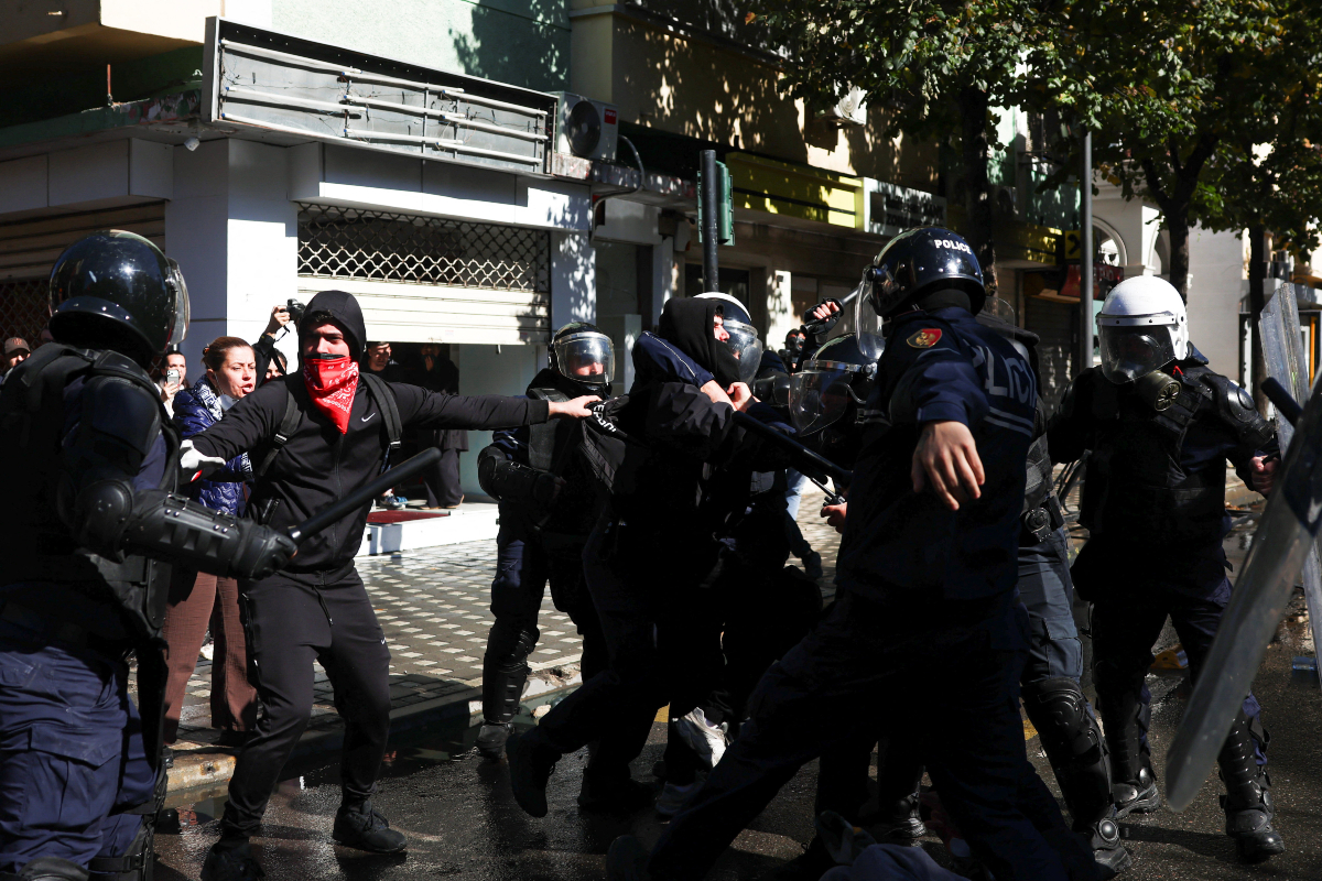 Επεισόδια σε διαδηλώσεις στα Τίρανα