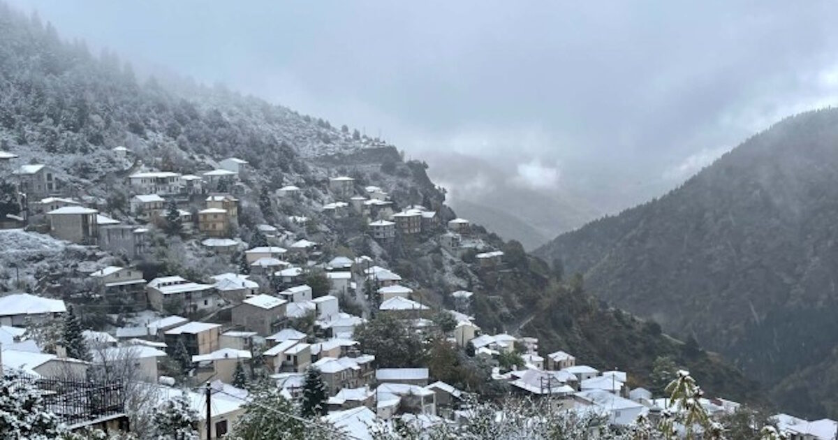 Χιόνια στα ορεινά της Θεσσαλίας, της Ηπείρου και της Στερεάς Ελλάδας: Λευκό σκηνικό και τσουχτερές θερμοκρασίες Χιόνια στα ορεινά της Θεσσαλίας, της Ηπείρου και της Στερεάς Ελλάδας: Λευκό σκηνικό και τσουχτερές θερμοκρασίες
