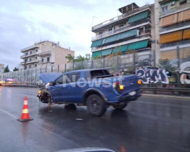 Κίνηση στους δρόμους: Μεγάλες καθυστερήσεις στον Κηφισό – Τροχαίο με αγροτικό, έπεσε κολώνα