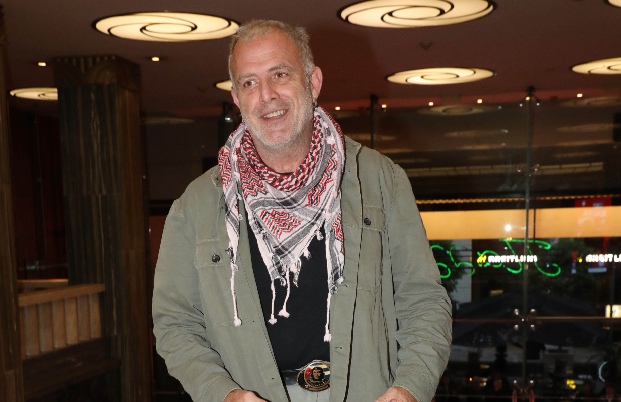 Πασχάλης Τσαρούχας: «Η ζωή δεν είναι μόνο η δουλειά» – Τι λέει για τον γιο του και την προσωπική του ζωή
