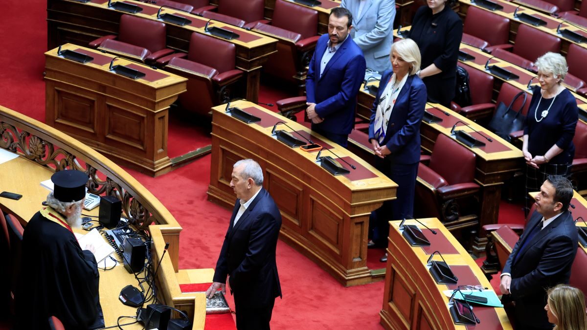 Η ορκωμοσία του Σωκράτη Βαρδάκη