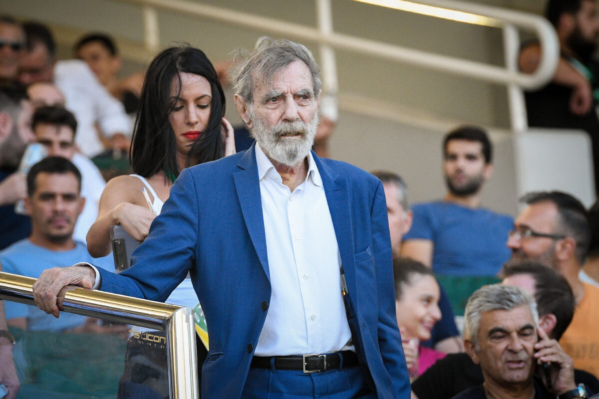 Ο Ολυμπιακός αποχαιρέτησε τον Γιώργο Βαρδινογιάννη: «Υπήρξε μία από τις πιο εμβληματικές προσωπικότητες του ελληνικού ποδοσφαίρου»