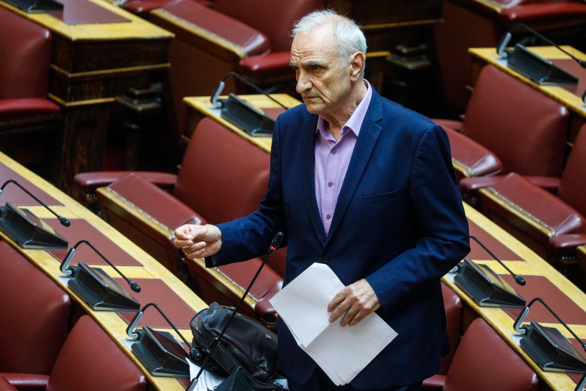 Ο Γιώργος Βαρεμένος στη Βουλή