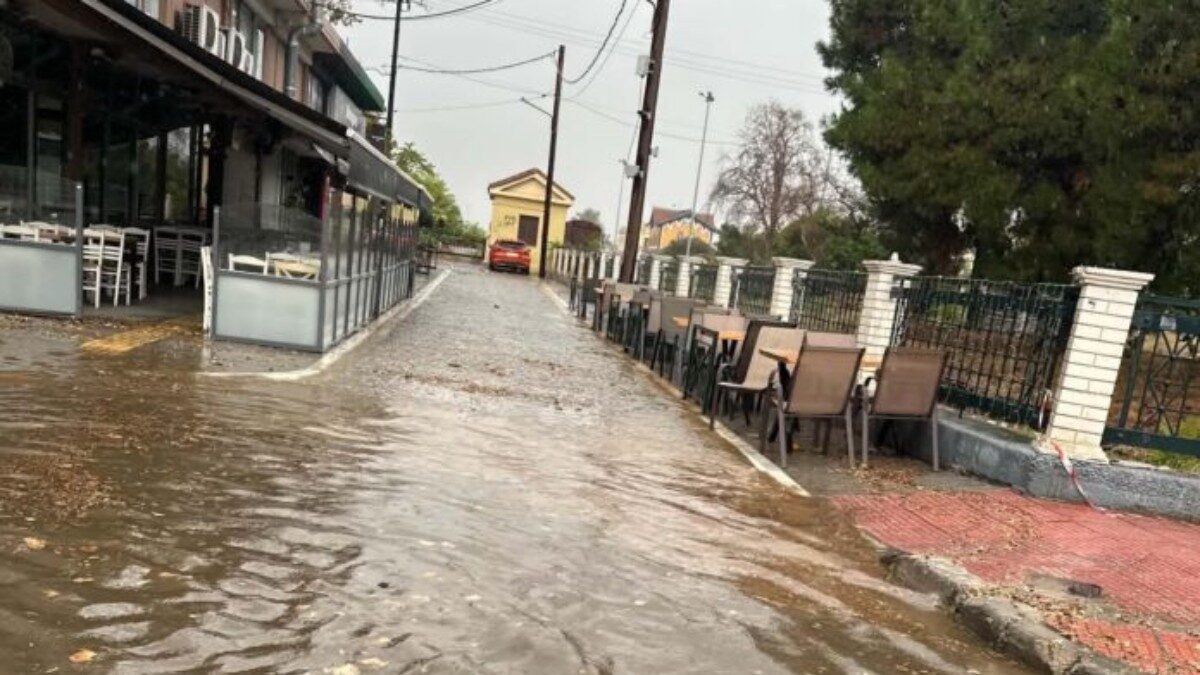 Ισχυροί βροχόπτωση και χαλαζόπτωση στον Βόλο