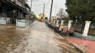 Ισχυροί βροχόπτωση και χαλαζόπτωση στον Βόλο