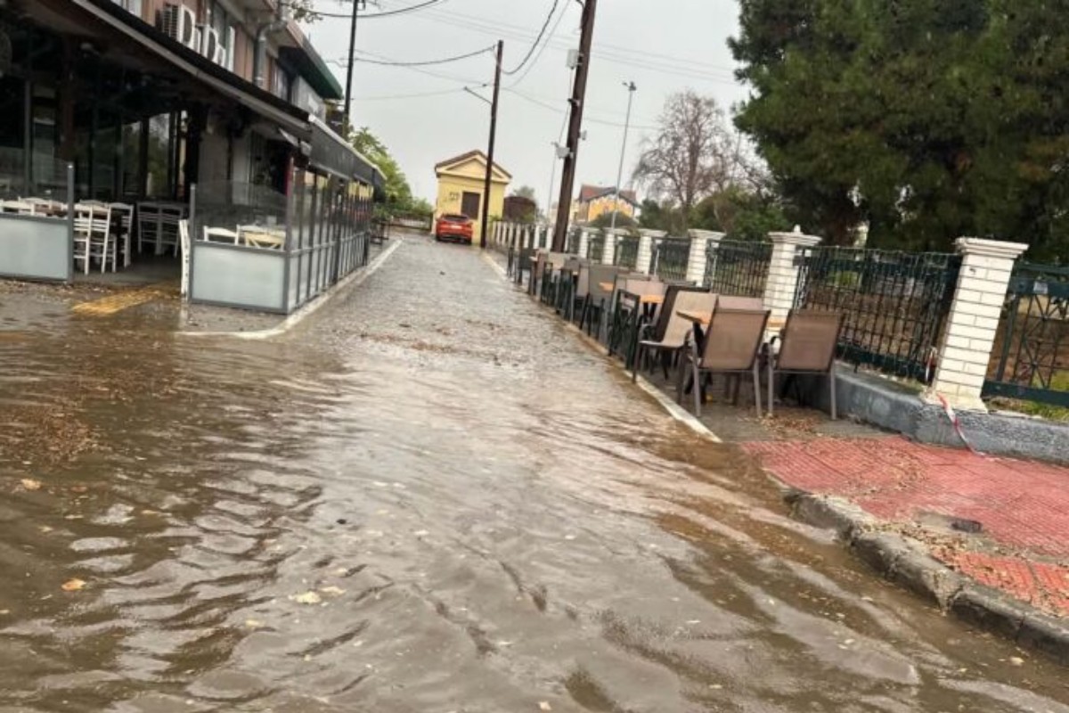Ισχυροί βροχόπτωση και χαλαζόπτωση στον Βόλο
