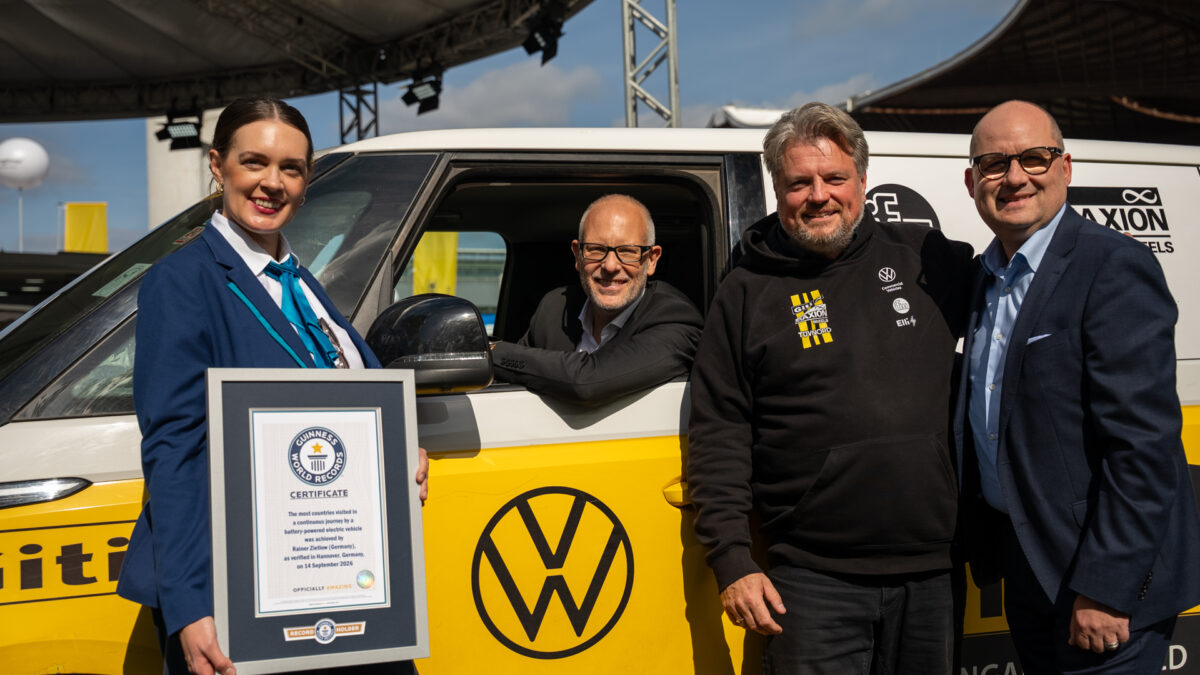 Το ηλεκτρικό VW ID. Buzz έκανε ρεκόρ Γκίνες με σχεδόν 100.000 χιλιόμετρα, σε 92 χώρες, σε 6 ηπείρους