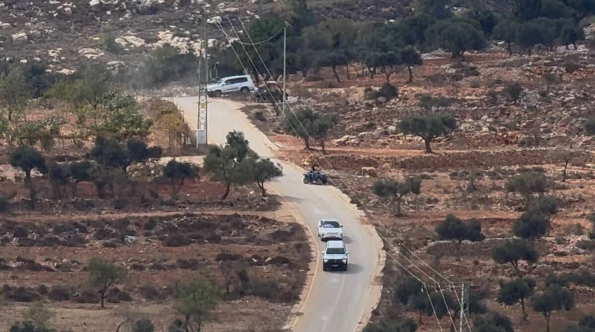 Ισραηλινοί έποικοι επιτέθηκαν σε κομβόι ευρωπαϊκής αντιπροσωπείας στη Δυτική Όχθη και ξυλοκόπησαν Γάλλο δήμαρχο